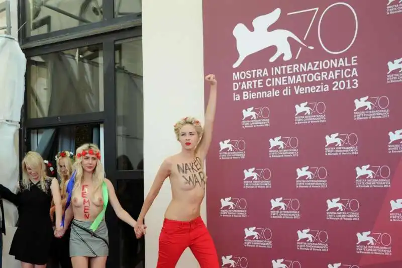 femen al photocall del film ukraine is not a brothel   festival del cinema di venezia   2013 16