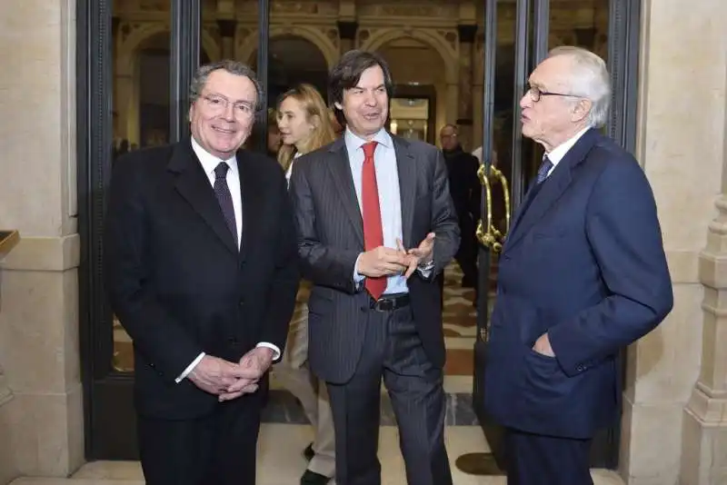 Gian Maria Gros-Pietro, presidente di Intesa Sanpaolo, Carlo Messina, ad, e Giovanni Bazoli, presidente onorario