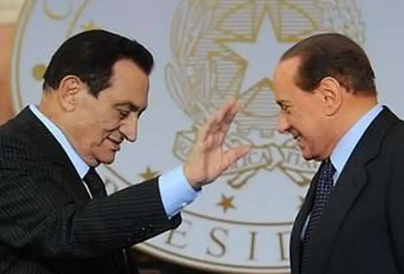 hosni mubarak con silvio berlusconi