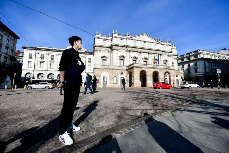 il centro di milano durante l'emergenza coronavirus 17