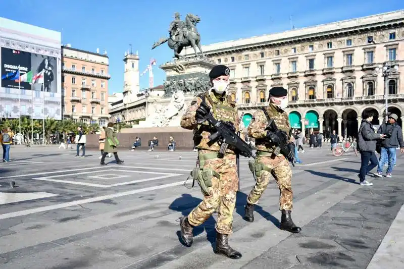 il centro di milano durante l'emergenza coronavirus 5