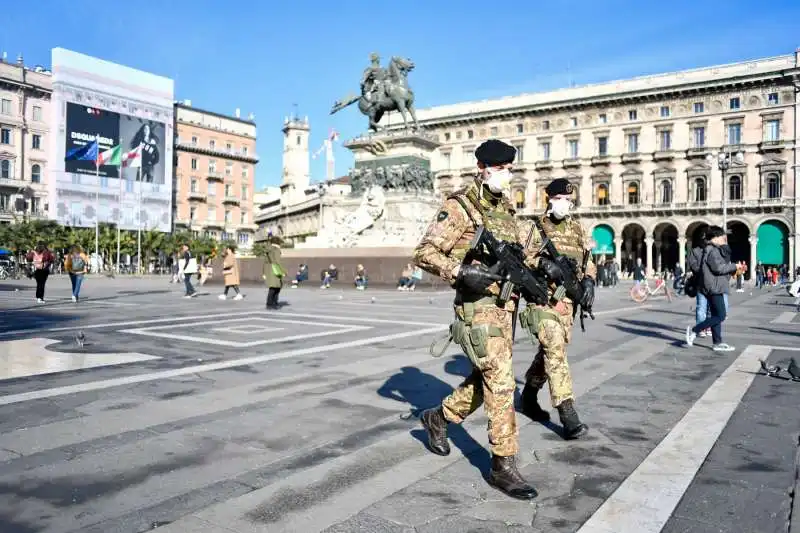 il centro di milano durante l'emergenza coronavirus 6