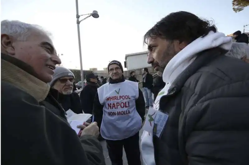 il flash mob flop delle sardine a scampia 10