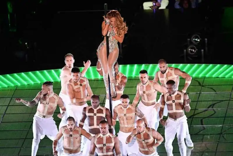 jennifer lopez al super bowl 10