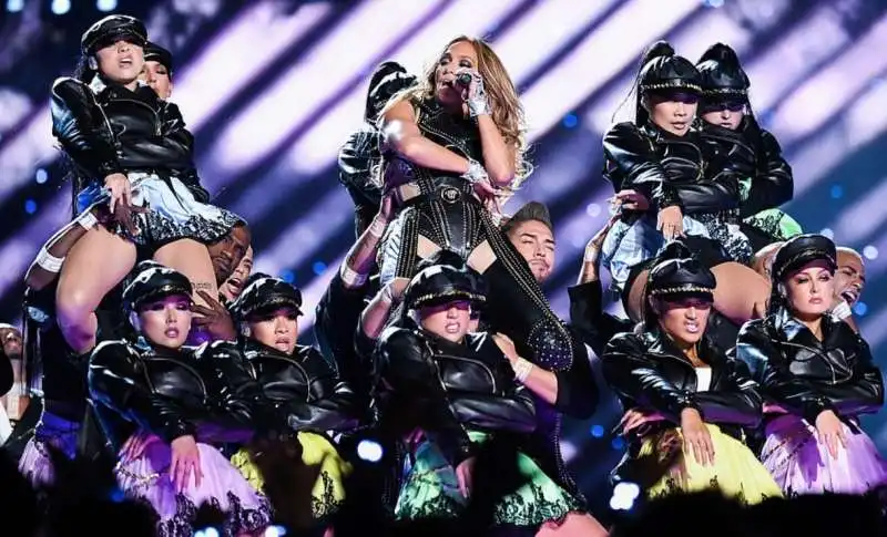 jennifer lopez al super bowl 28