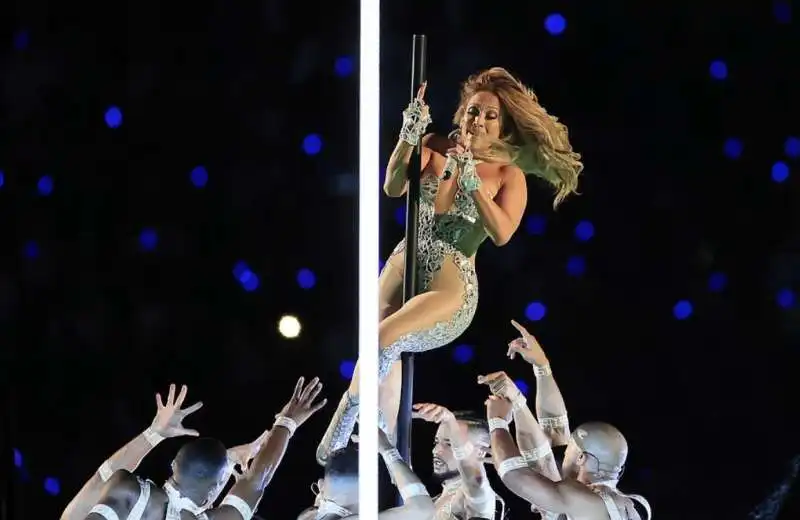 jennifer lopez al super bowl 6