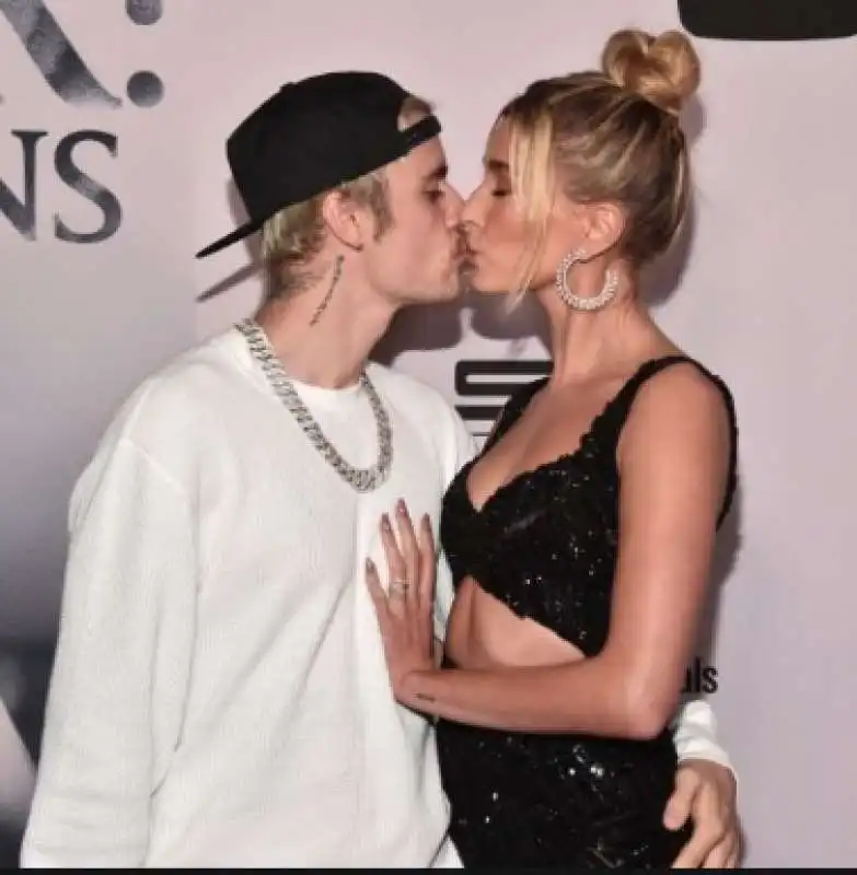 justin bieber hailey baldwin 1