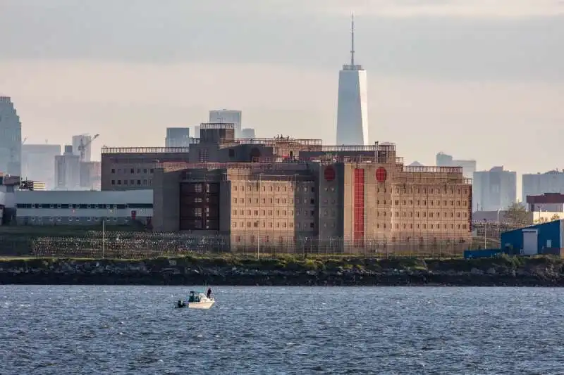 la prigione  di rikers island