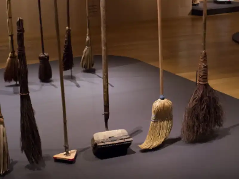 la sfida della scopa broomstick challenge