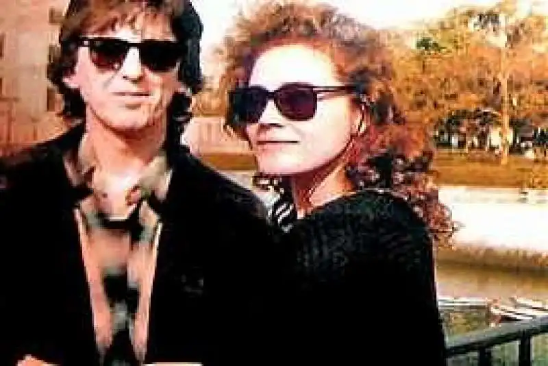 LORY DEL SANTO CON GEORGE HARRISON