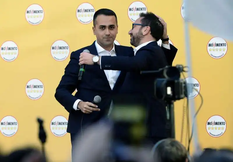 luigi di maio e alfonso bonafede in piazza contro i vitalizi