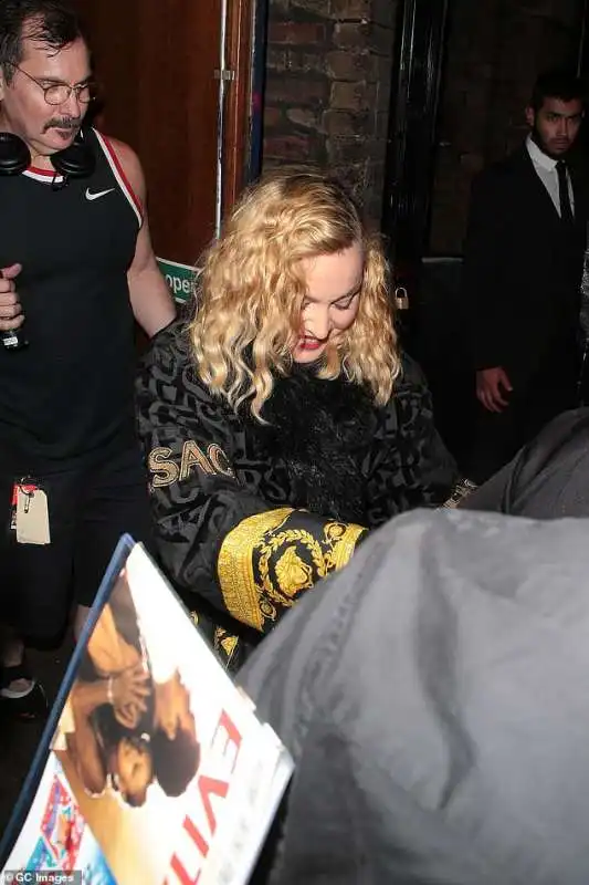 madonna arriva al palladium di londra 1