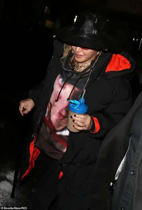 madonna con beverone