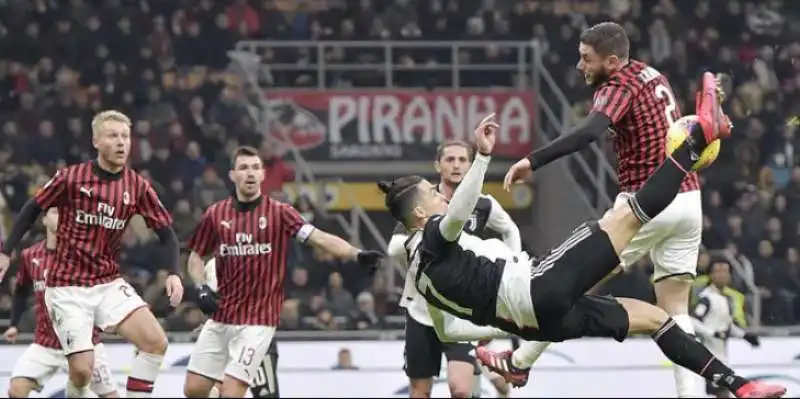 MILAN JUVENTUS - IL TOCCO DI CALABRIA SULLA ROVESCIATA DI CRISTIANO RONALDO 