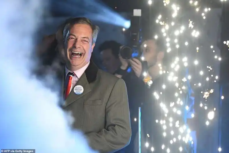 nigel farage contento per la brexit