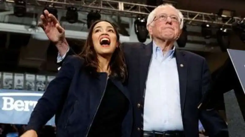 OCASIO CORTEZ E BERNIE SANDERS