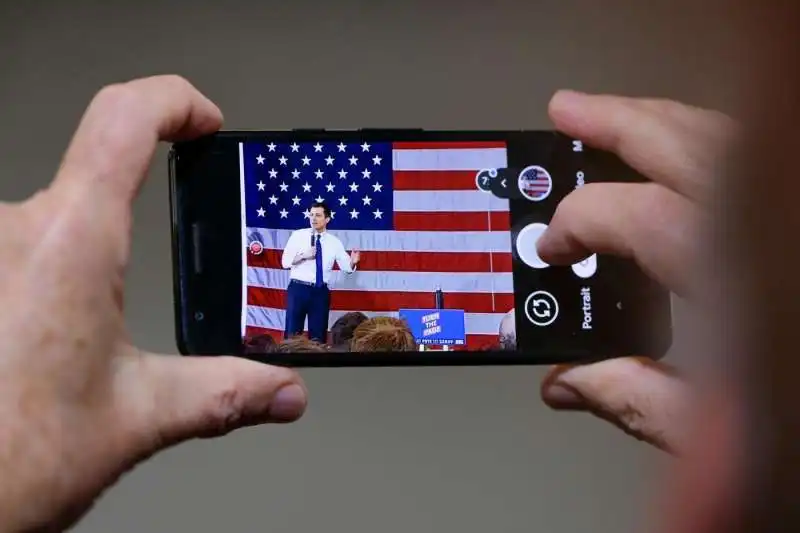 pete buttigieg in campagna elettorale a nashua in new hampshire 12