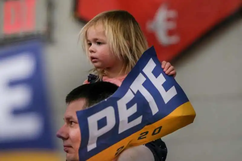 pete buttigieg in campagna elettorale a nashua in new hampshire 17