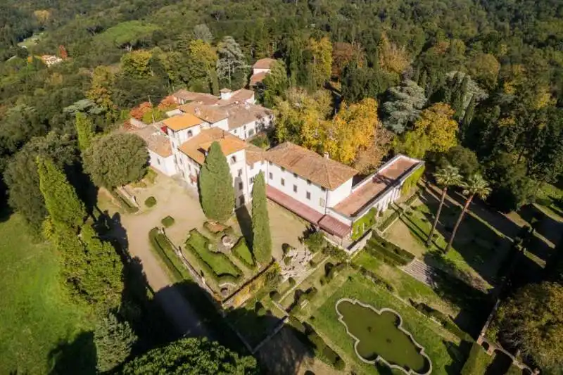 villa bibbiani  a capraia comprata da americani