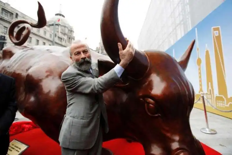 arturo di modica e il toro di wall street 1