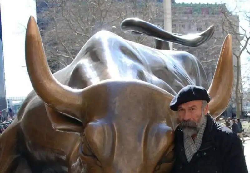 arturo di modica e il toro di wall street 3