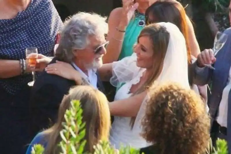 beppe grillo al matrimonio della figliastra valentina scarnecchia 