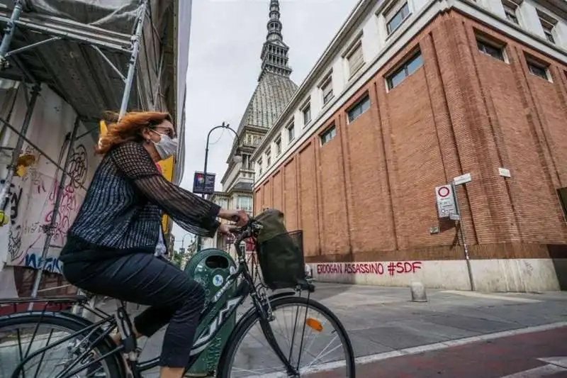 bici e mascherine