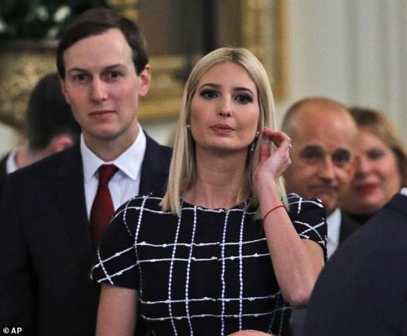 donald trump con melania, ivanka e jared kushner