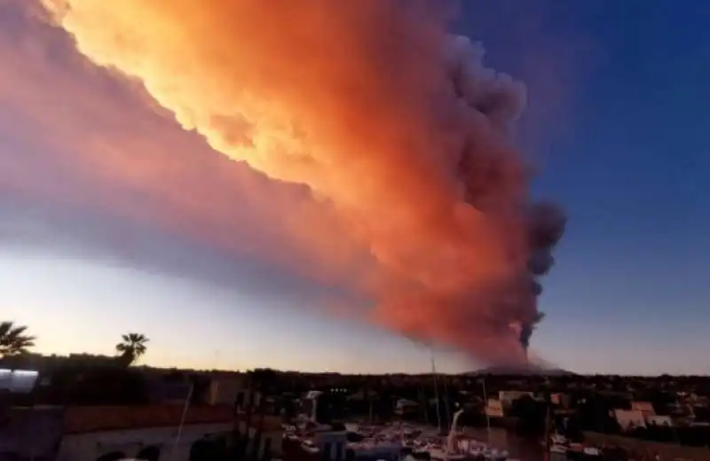 eruzione etna 16