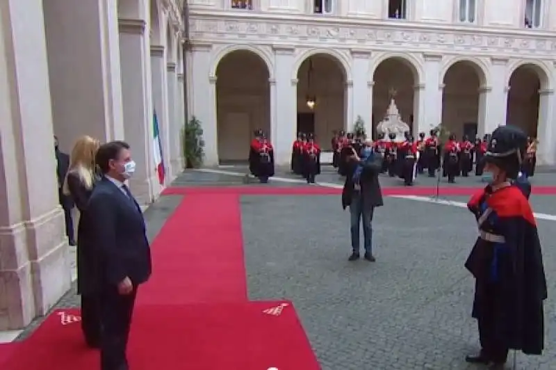 giuseppe conte lascia palazzo chigi    