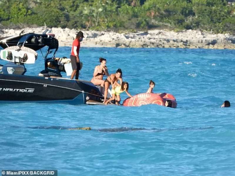 kardashian in vacanza 2