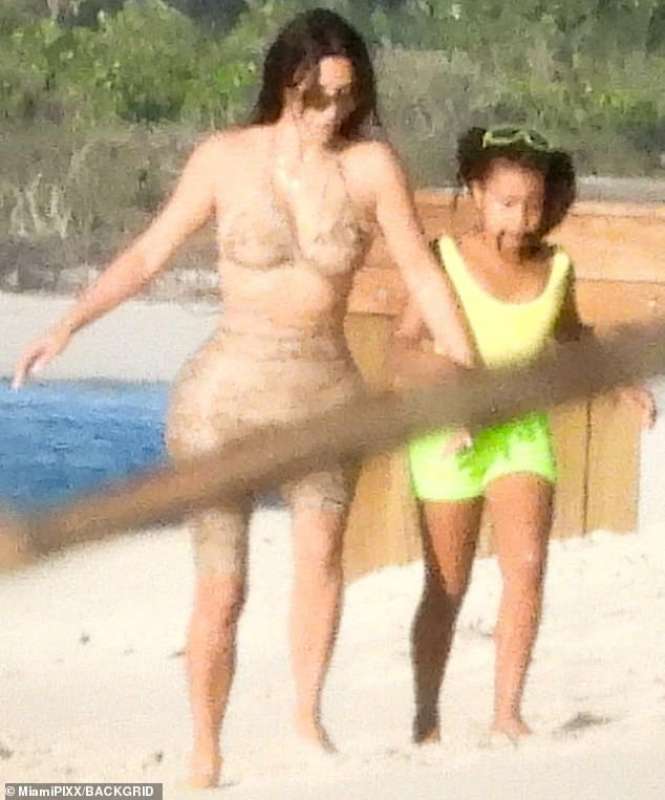 kim kardashian 2