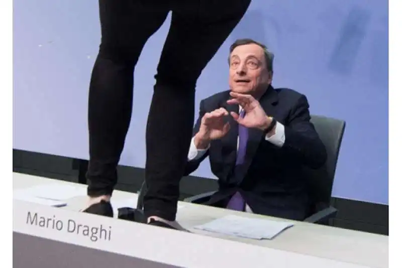 l attivista josephine witt assale mario draghi