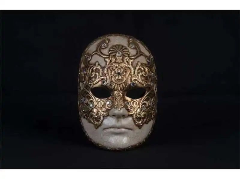 la maschera che indossa tom cruise in eyes wide shut