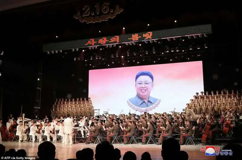 lo spettacolo al mansudae art theatre a pyongyang