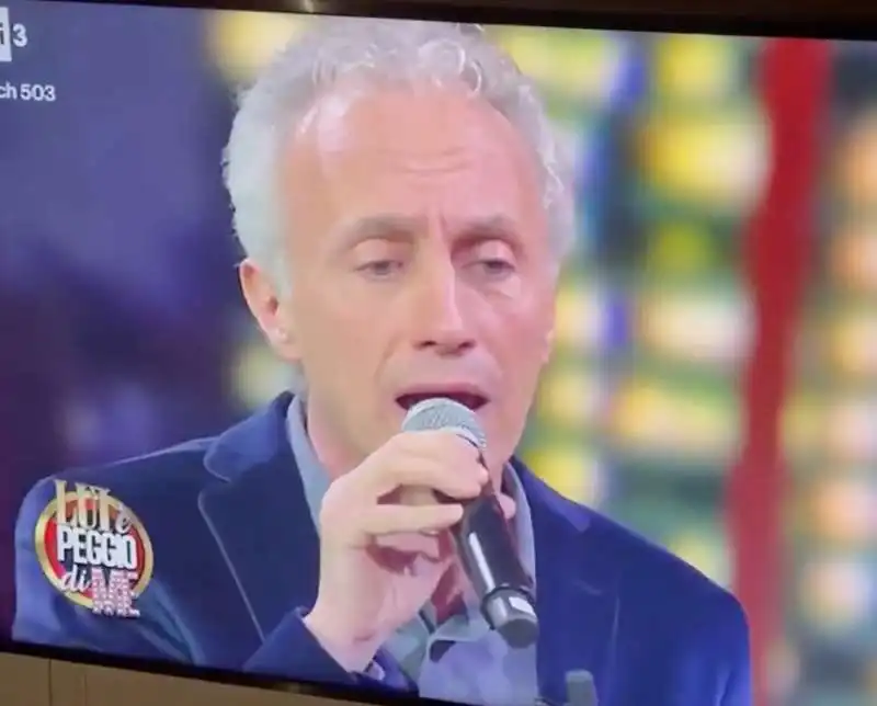 marco travaglio canta renato zero da panariello 1