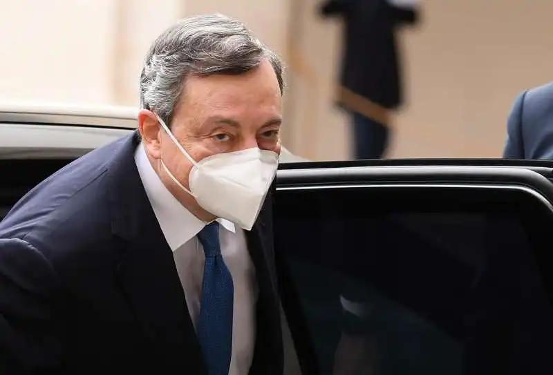 mario draghi arriva al quirinale 1