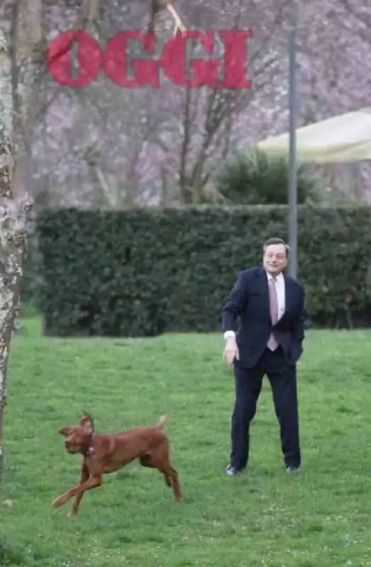 mario draghi con la moglie e il cane a villa borghese nel 2015   foto oggi 9