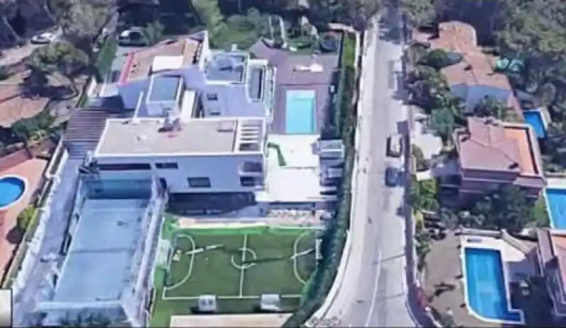 MESSI VILLA