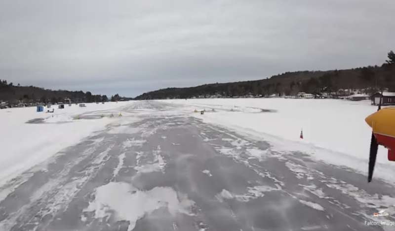 pista di atterraggio sul lago ghiacciato ad alton bay 3