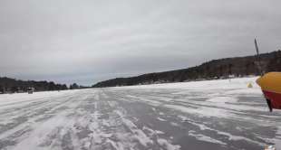 pista di atterraggio sul lago ghiacciato ad alton bay 4