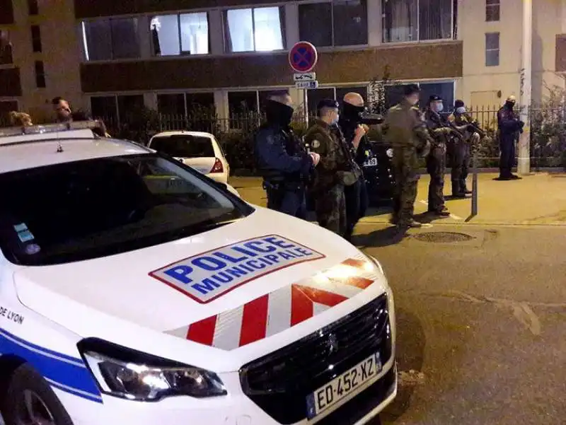 polizia in francia