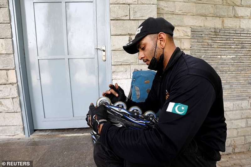 polizia rollerblade pakistan 4