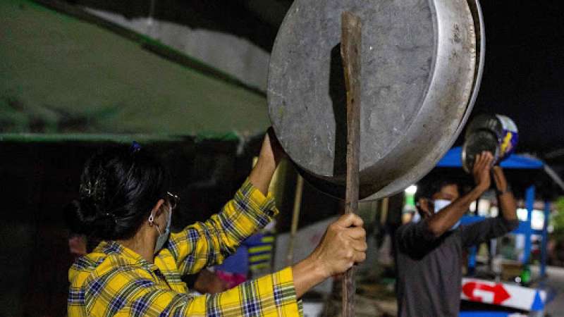 protesta della popolazione in myanmar