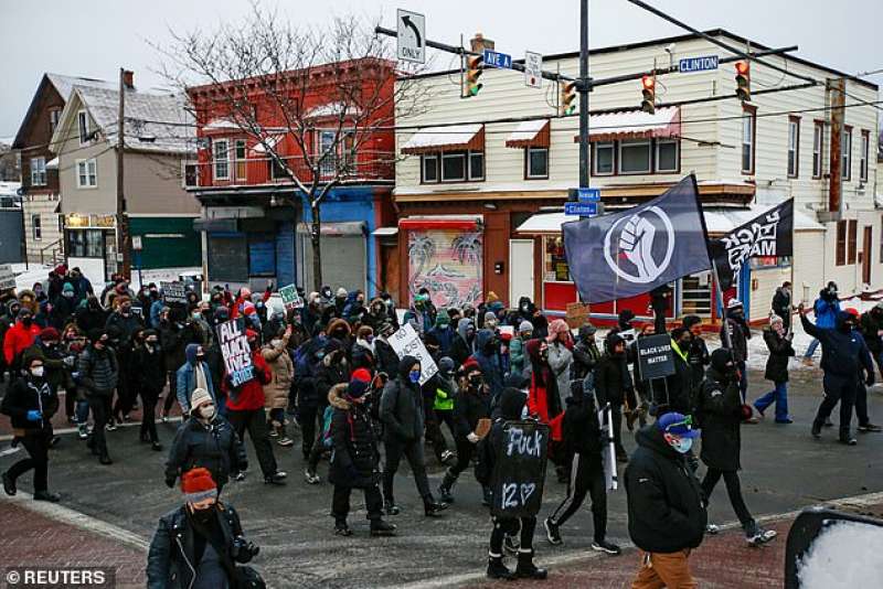 proteste contro la polizia a rochester 9