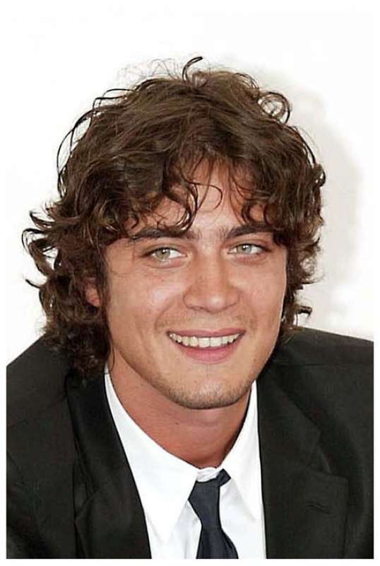 riccardo scamarcio 5