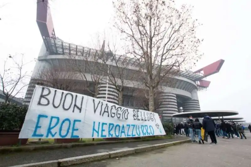 striscione per bellugi