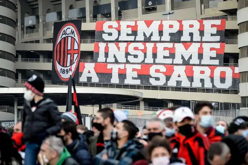 striscioni dei tifosi