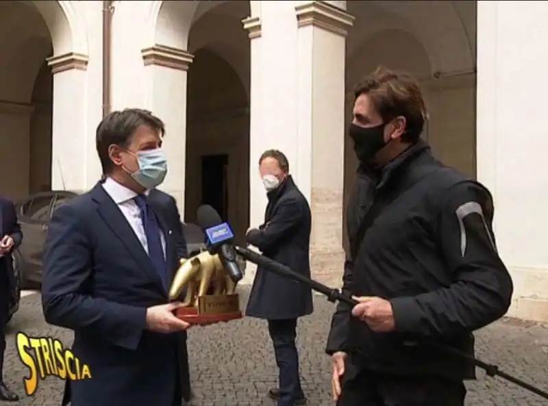 TAPIRO A GIUSEPPE CONTE