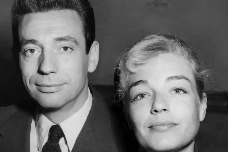 una foto di yves montand e simone signoret